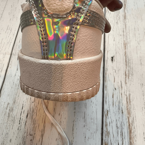 Puma  Carina white casual low top lace up sneakers Women’s Size 7 - Picture 9 of 10